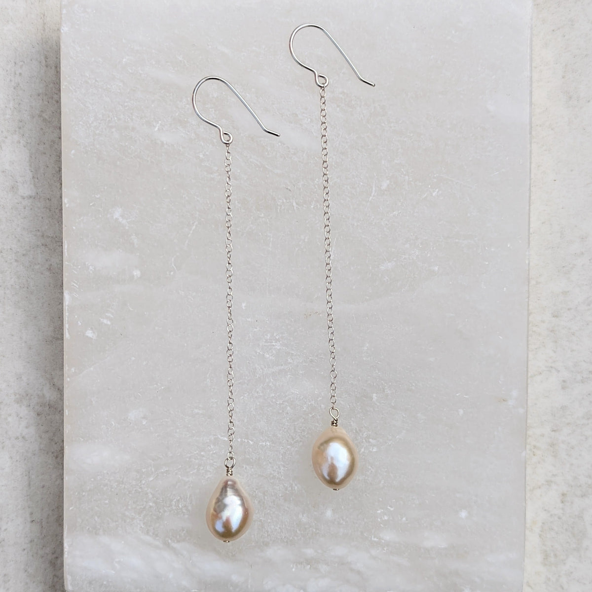 Pair of long chain pearl earring in sterling silver
