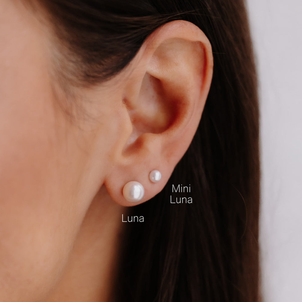 Luna Bridesmaids Round Pearl Stud Earrings