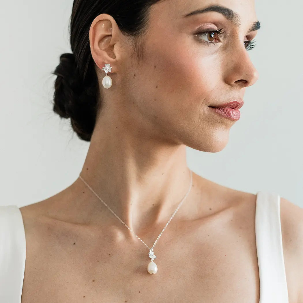Flower Pearl Drop Necklace - Flora