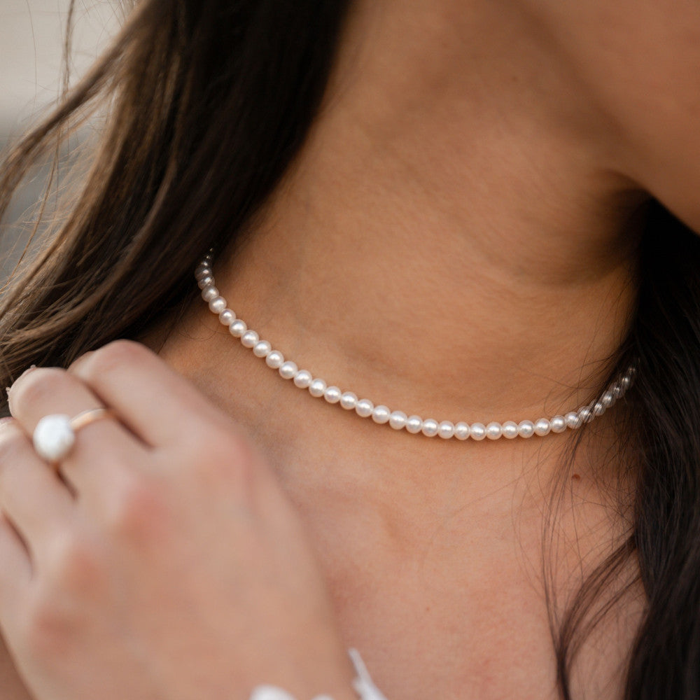 Audrey Classic Round Pearl Necklace