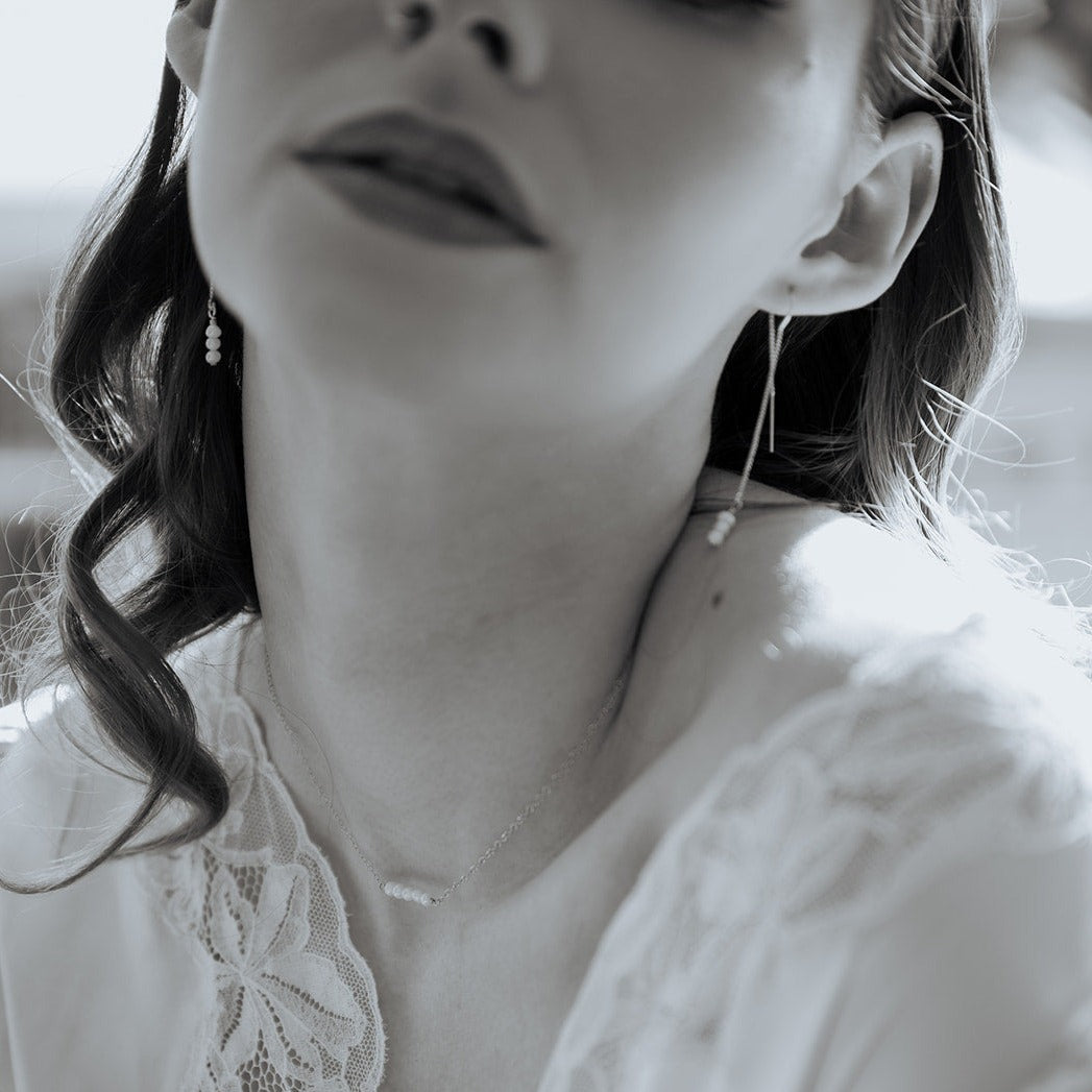 Mini pearl wedding necklace