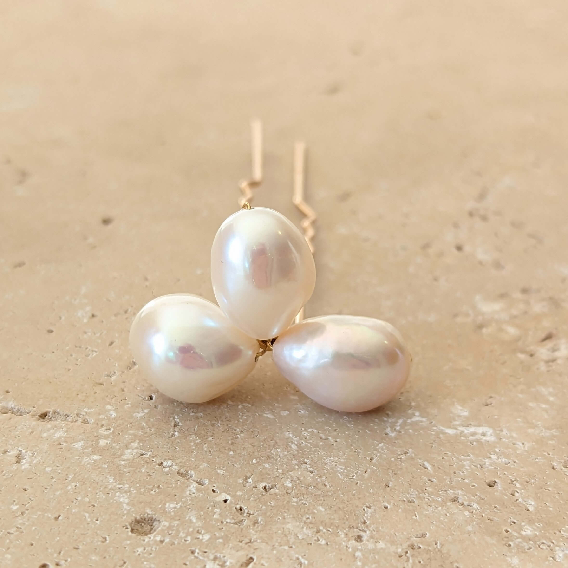 single pearl cluster hair pin in gold