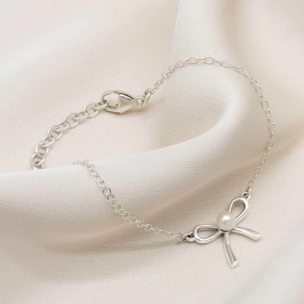 Small Pearl Bow Bracelet - Bonnie