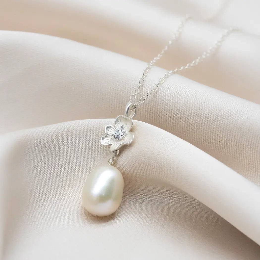 Flower Pearl Drop Necklace - Flora