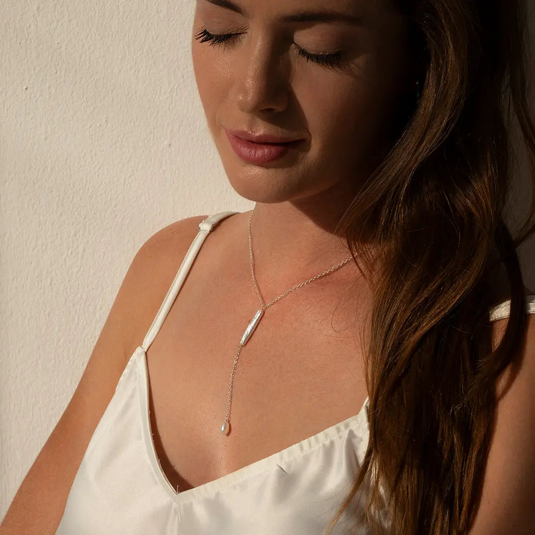 Lariat Baroque Pearl Bar necklace - Esme