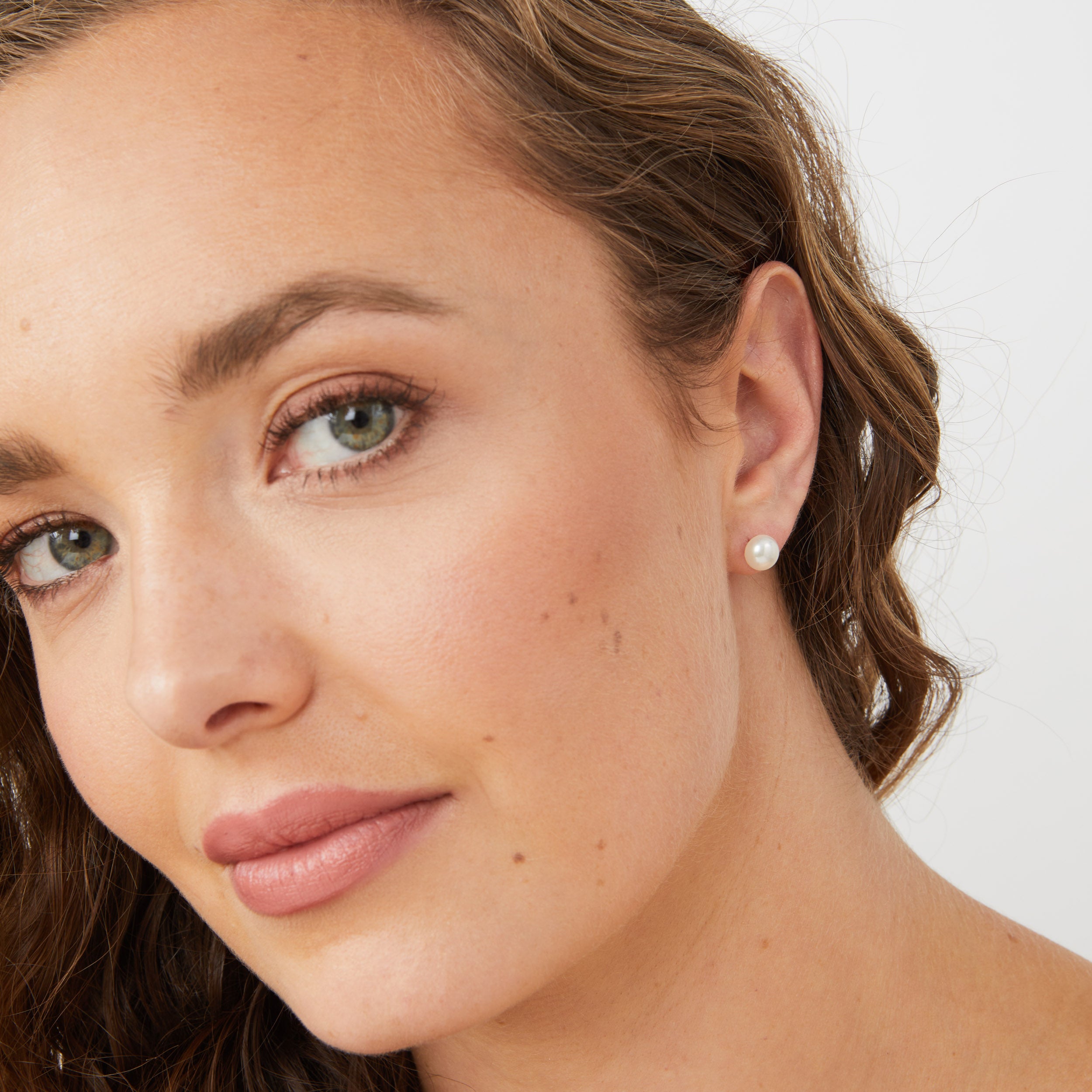 Mae Button Pearl Stud Earrings